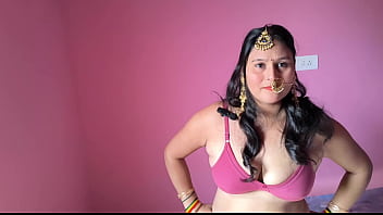 Asian housewife sucks big cock like a pro