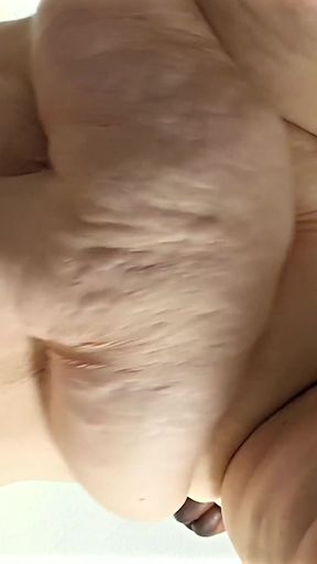 Big fat ass booty white hijab woman in porn video shaking jiggling her thick belly, her phat juicy pussy on bbc black&hellip;   Clip 1