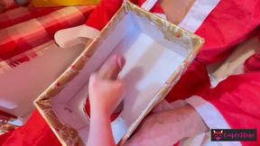 Teenager +18 vuole il GROSSO PACCO del vecchio Babbo Natale  SQUIRT + CREAMPIE ANALE (DIA ITA ????????)