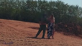 EU FAZENDO A GAROTA PERDIDA NO MEIO DO MATO COM OS PE&Atilde_O NO INTERIOR DE SP FUDENDO COM 2 NO MATO E NO TRATOR VEJA COMPLETO NO X.RED