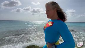 SuperGirl Meets The Horniest Octopus in Bonaire
