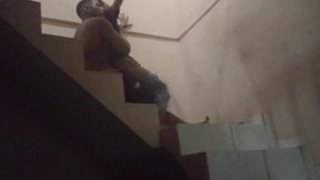 comi o cu da sapatao filha da empregada na escadaria da garagem do predio, fomos pagos no flagra. (jasmine santanna)