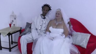 Mature bride fucks with her black husband moments after wedding