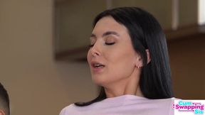 Curious Step-Siblings Tiffany Tatum & Simon Kitty Explore New Pleasures Together!