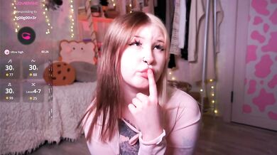 Sensual teasing finger sucking, and spanking for my big ass - NesThiccDuo
