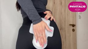 I masturbate in a maxi insert and I&#039;m very wet.