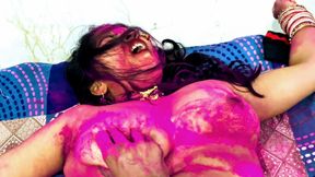 The brother-in-law who came to meet Holi left the sister-in-law on holi fucked her in doggy style and cumshot on her ass