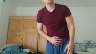 Gay zakar besar dalam sudut pandangan: percakapan kotor handjob, hisap zakar, melancap dan pancutan air mani panas