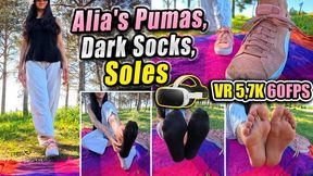 VR 3D 5,7K 180 60 fps | Alia’s Favorite Worn Puma Sneakers – Dark Socks, Warm Soles, Painted Toenails & Close-Up Park Video