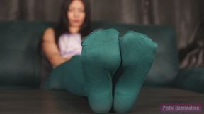 Green Pantyhose Feet - 4K MP4
