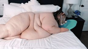 Pleasantly Plump: A Piggy and Her Trough - MP4 SD