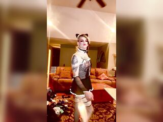 Amateur sissy Crossdresser showing off in chastity