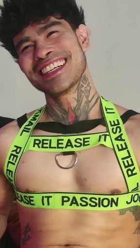 XXX Stefano Everett Action Jerking and Ass Play
