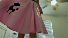 Devyn's Sultry '50s Giantess Fantasy 4K POV Tiny Thrills Awaits!
