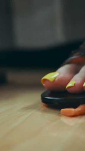 Quickie: Giantess Sandal Spanking