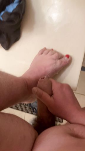 Cuming on my toes