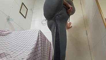 My freak way using Yoga pants