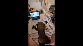 corset et ejaculation en pov360 sur talon