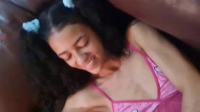 enteada magrela faz anal.
