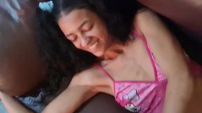 enteada magrela faz anal.
