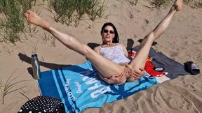 Beach Exhibitionist, Gaping My Pussy at Public Beach