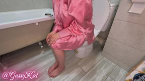 Smoking Goddess' Loud Toilet Farts