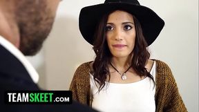 Sexy Latina (Penelope Cum) Persuades Realtor With Her Pussy
