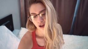 Hot Step Sister Plays a Game - Dozzazanoza