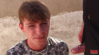 Blowjob, par, barback – slave teenager Cameron James, bliver anal kneppet barback