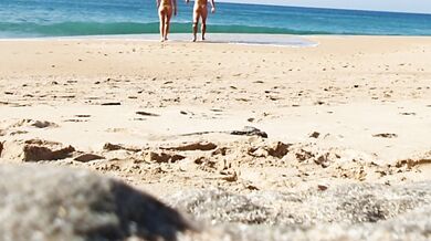 Fit Couple Strips Big Cock Pink Pussy Jerks Beach Crowd Watches
