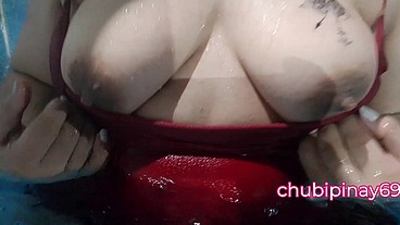 Flasing boos in Public Swimming pool!