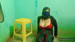 Muslim Burka Bhabhi Bathing and Getting Fucked by Me
