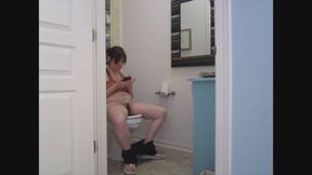 JENNA JONES TOILET OBSERVATION I TEXT PEE FART AND SHOW LOTSA HAIRY BUSH