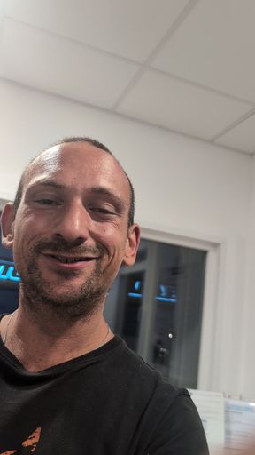 Wank at the auto repairer after the car accident