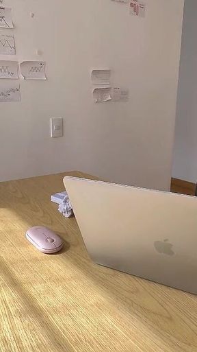 Mi Secretaria Menea Su Culo Y Me Deja Agarrarle Las Nalgas