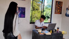 La profesora se folla a joven alumno para darle una leccion