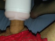 Je m'amuse en solo dans mon lit