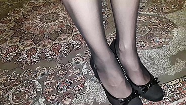 Dani Amazing Black Pantyhose Cumshut Show