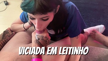 Ela mamou todo mundo até ganhar leitinho