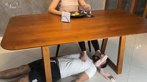 Nara enjoy a dessert as ignores Hex under her feet (720 EN-sub)