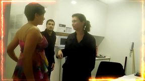 esposa infiel , se coje al plomero , al cunado, al marido y propone intercambio de pareja completo