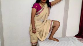 Indian Bhabhi Cheat Hubby Sex with Devar in Saree with Hindi Audio