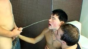 Boys-Pissing.com: Piss-Tastic Shower Parties for Boys