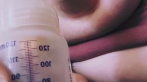 Electric Breast Pump Expressing