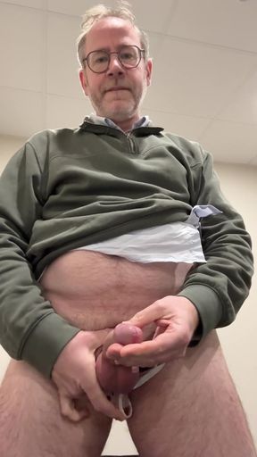 I love swallowing, eager to be the receptacle of a bukkake