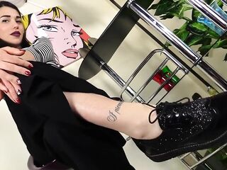 Cute Petra have a fun in her hawt feet
