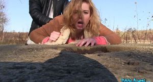 Hot Girl outdoor Fellatio And Screw