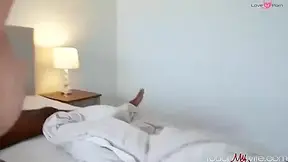 Real Estate Agent In Gives Our A Creampie Bonus