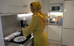 Homemade Sex with Big Ass Muslim Arab Stepmom in Hijab