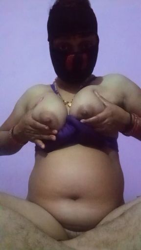 Desi Bhabhi Masturbation Her Pink Pussy and Fucking Her Pussy with a Oil Bottle